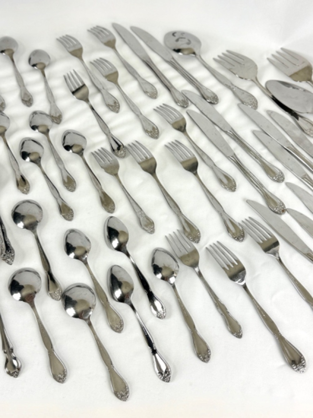 Vintage Carlton CAS4 Stainless Steel Flatware w Serving Pieces 43 pc Lot Japan - Picture 3 of 16